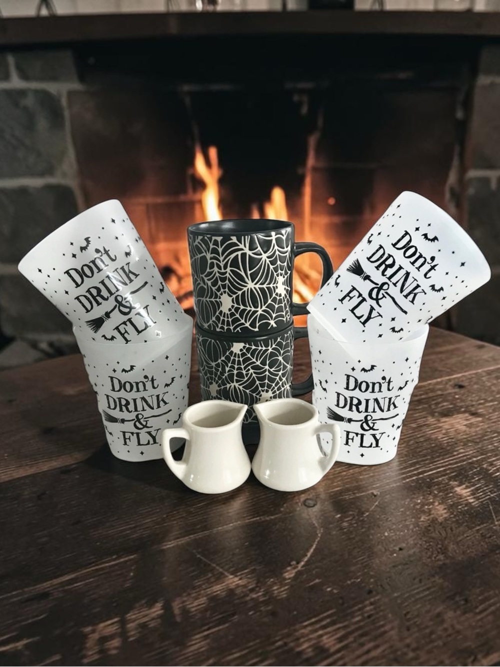 🆕Spider Mugs and Reusable Don’t Drink and Fly Cups with Mini Servers NWOT
